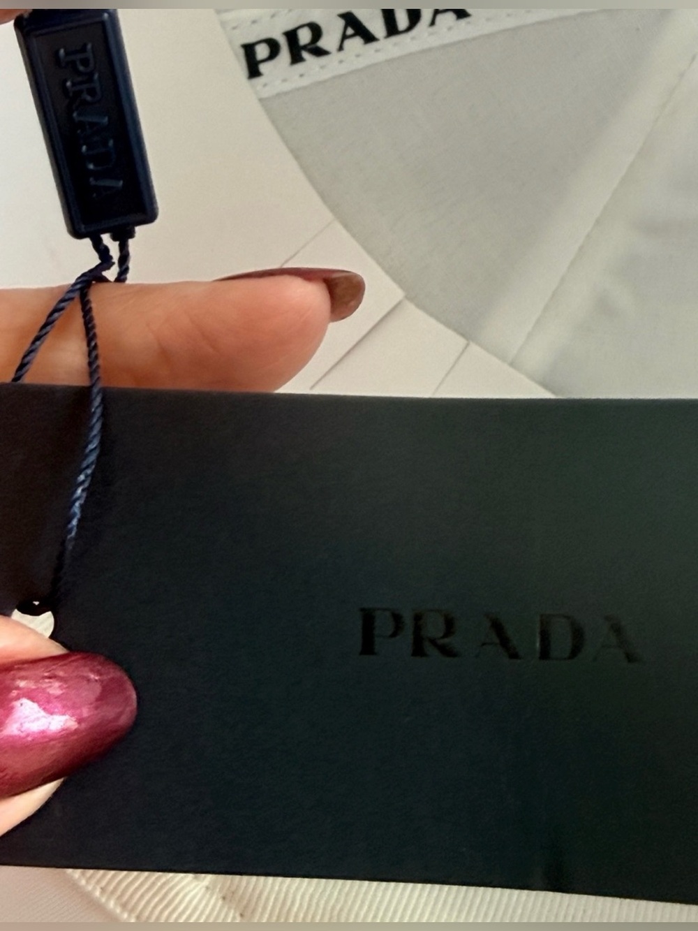 Prada NWT White Re-Nylon Ball 
Cap w/ Embroidered Black signature
Milano logo - Picture 8 of 8